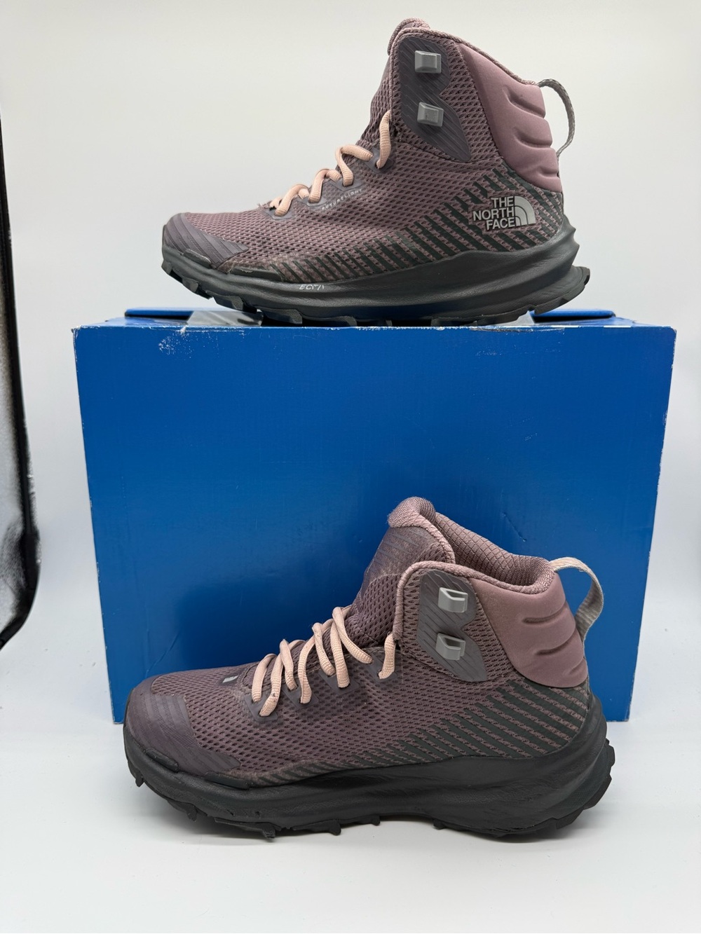 The North Face Vectiv Fastpack Mid Futurelight Women’s Hiking Boots Size US 7